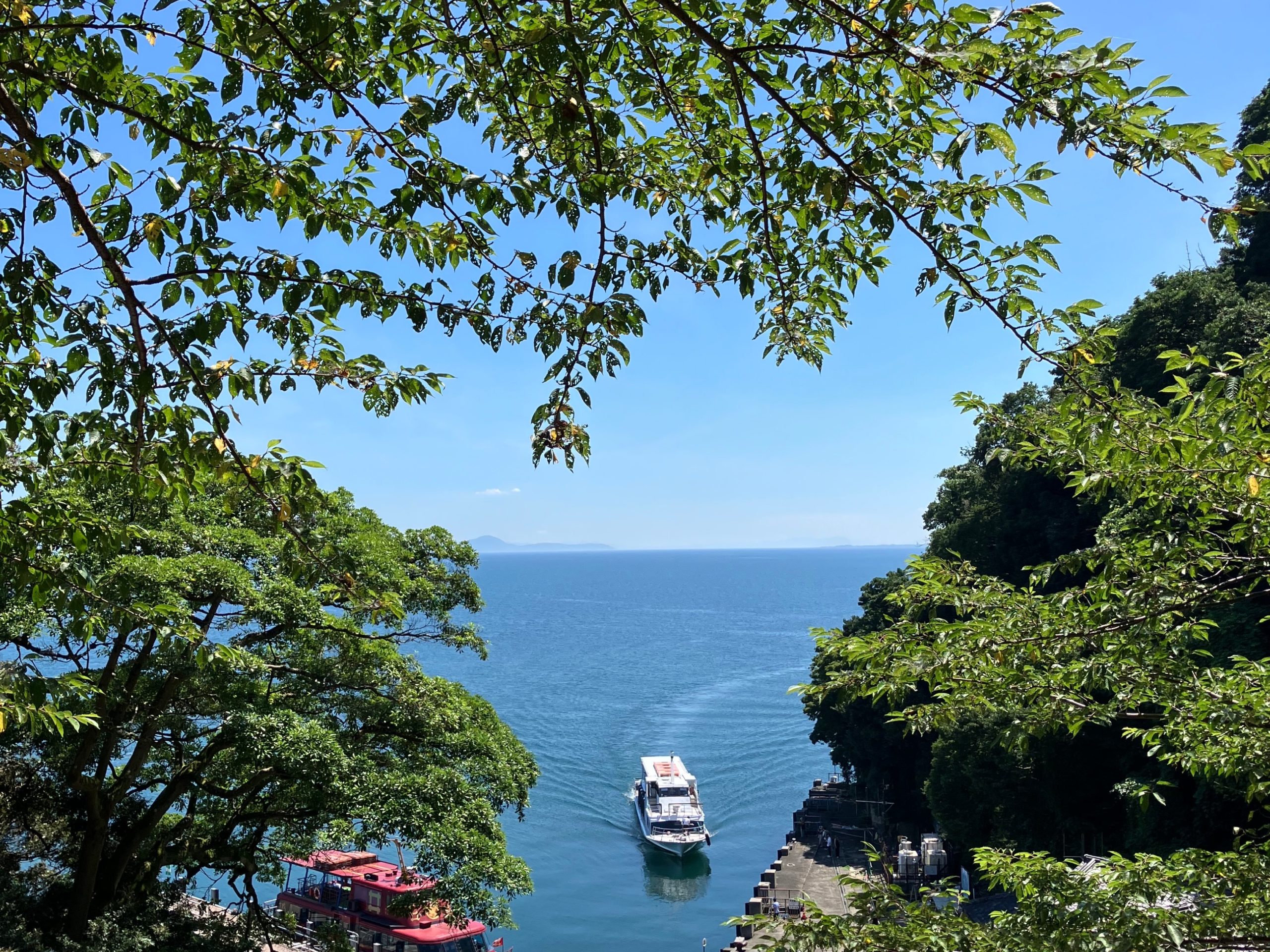 竹生島入港